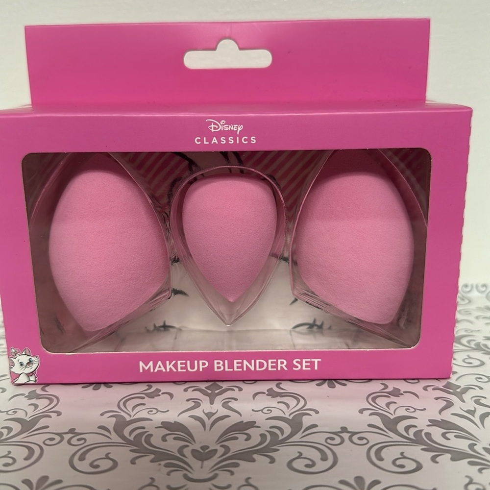Disney makeup blender set